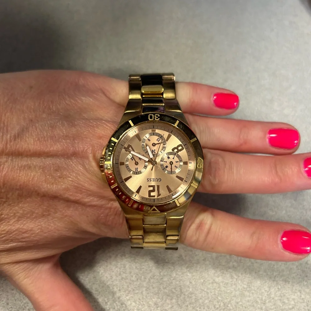 GUESS Watch - Picture 3 of 7